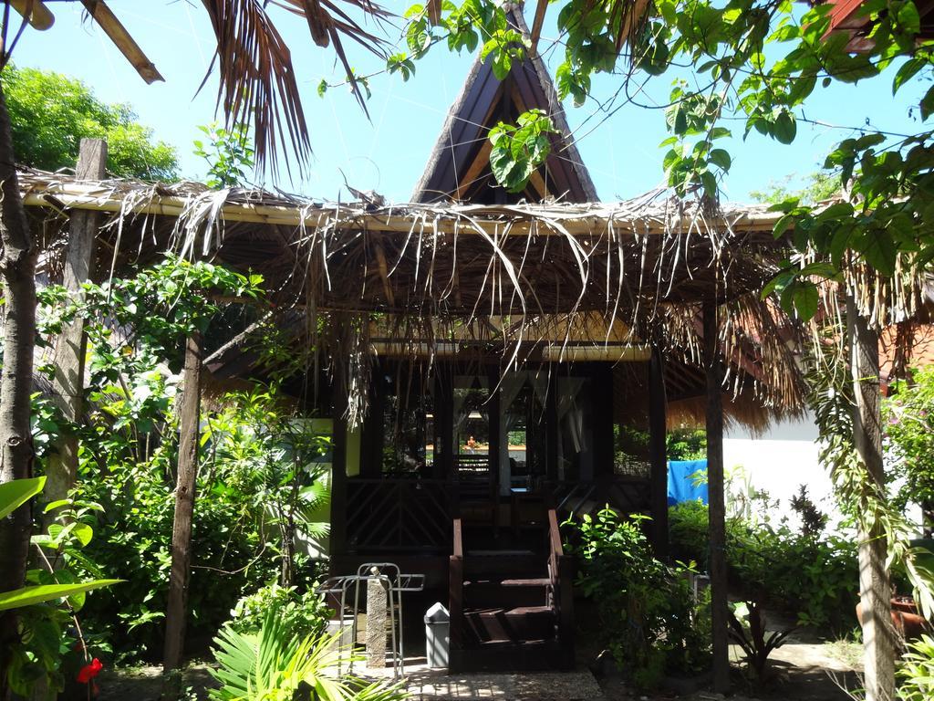 Ana Warung & Bungalows Ilhas Gili Exterior foto