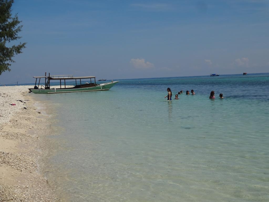 Ana Warung & Bungalows Ilhas Gili Exterior foto