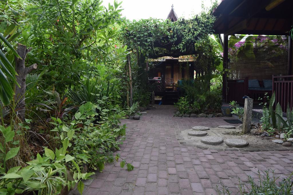 Ana Warung & Bungalows Ilhas Gili Exterior foto