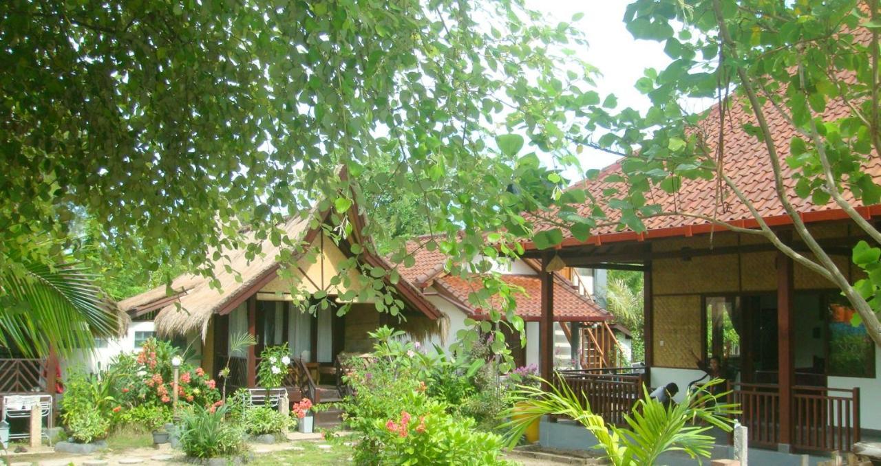 Ana Warung & Bungalows Ilhas Gili Exterior foto